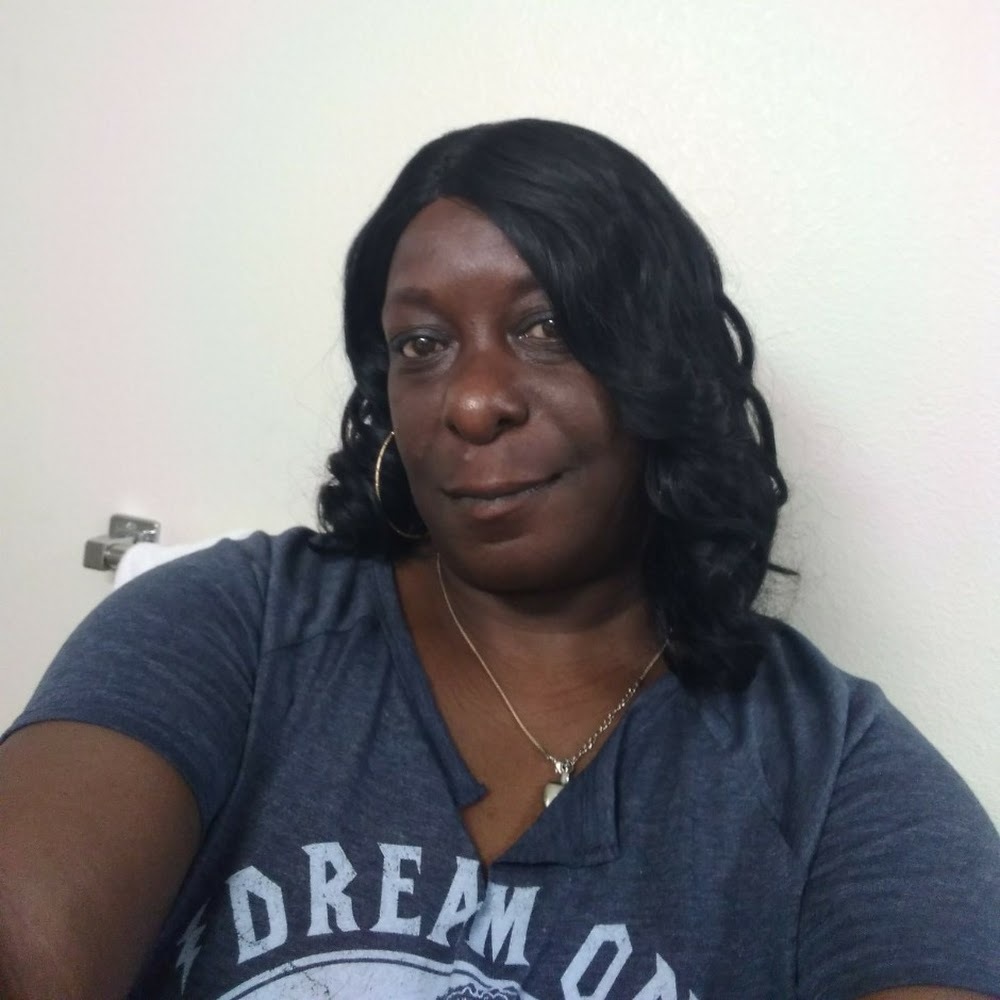 Meet your Posher, Yolanda